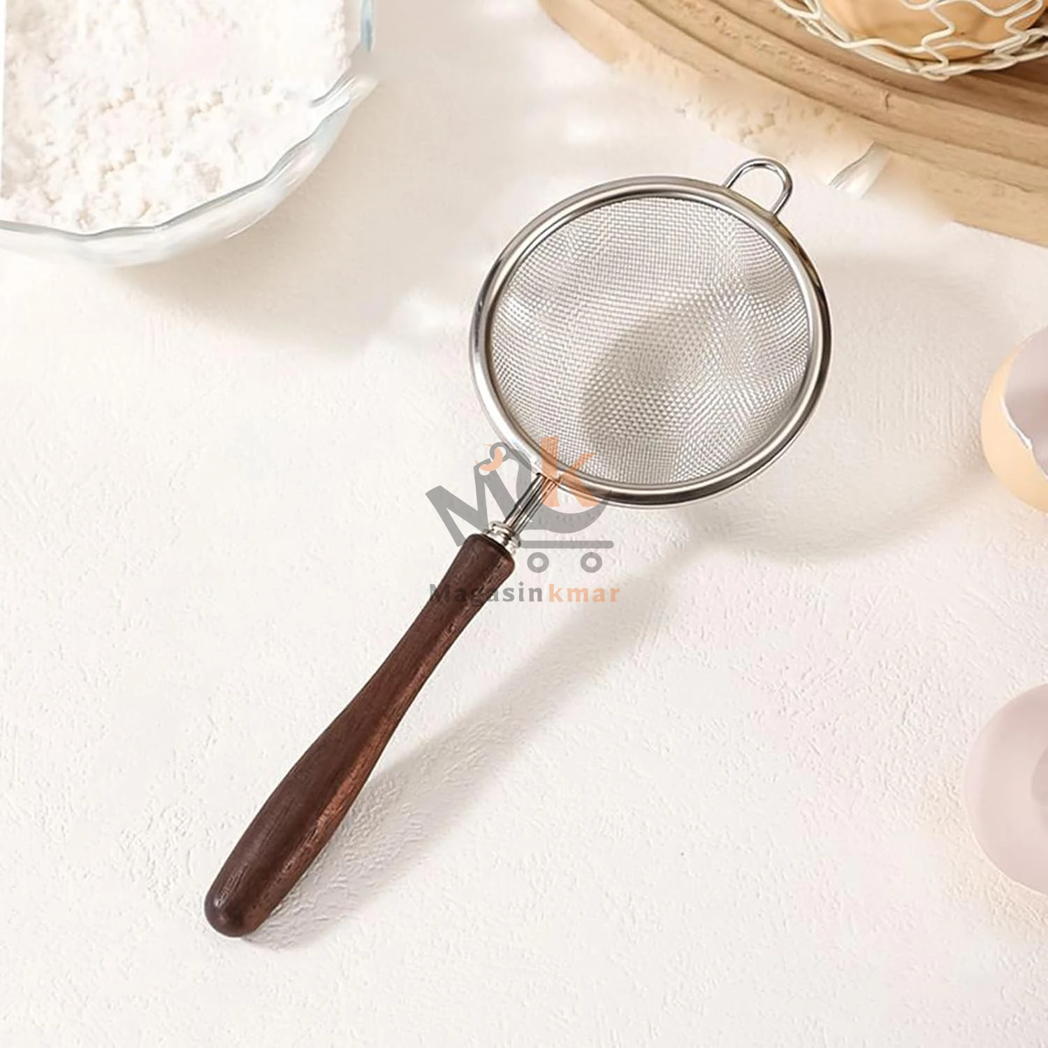 Passoire en acier inoxydable avec manche en bois – Pratique et durable