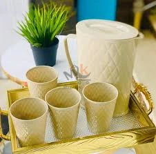 Carafe 2,2 L avec 4 verres en plastique alimentaire – Ensemble pratique pour boissons