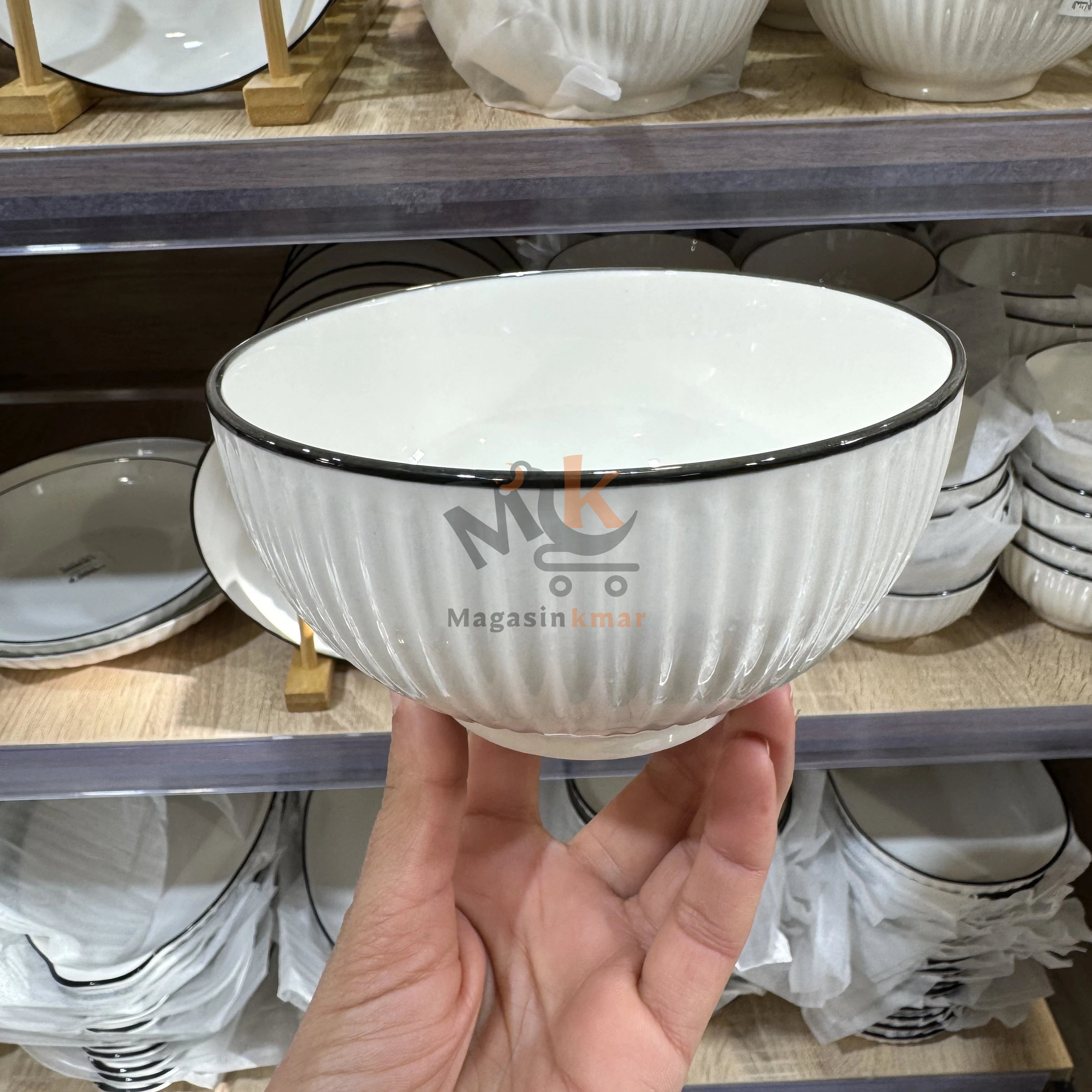 Bol en céramique rayé blanc avec bordure noir