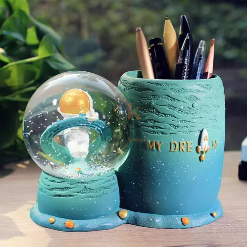 Boule de neige décorative avec porte-stylo – Accessoire bureau original