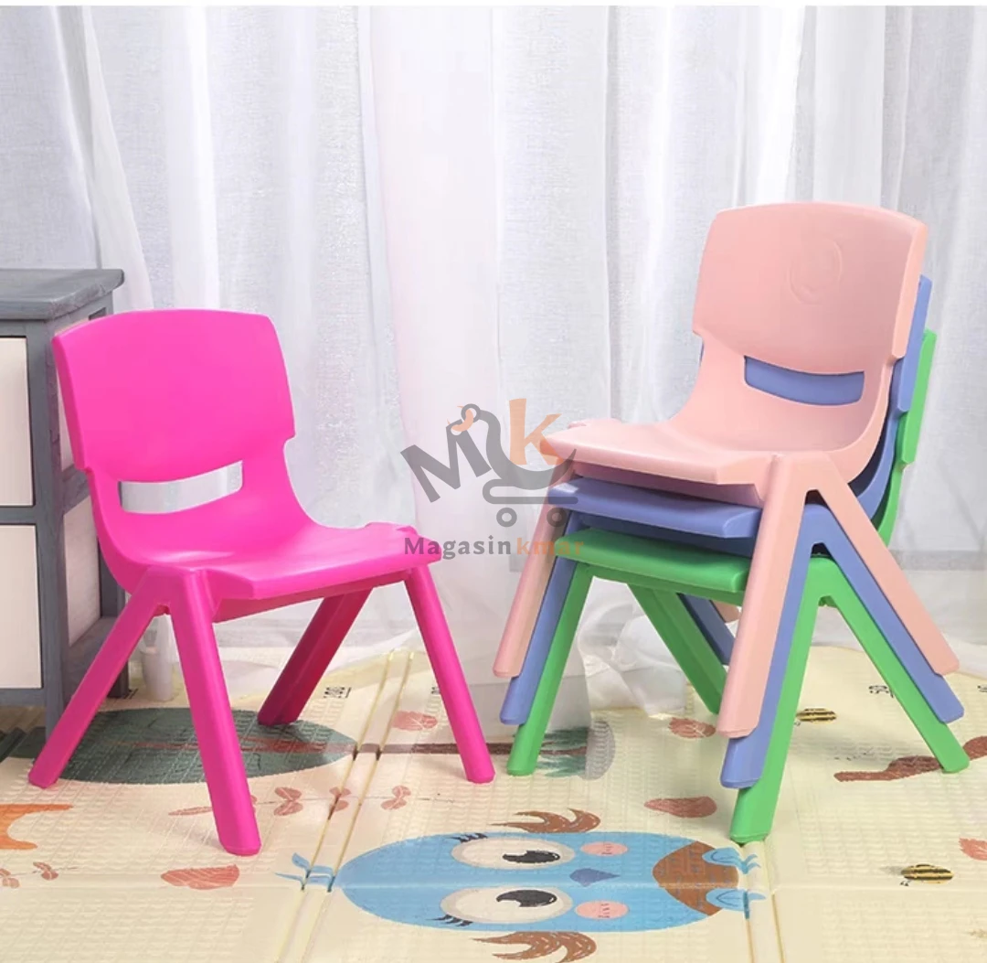 Chaise en plastique pour enfant  3 – 7 ans