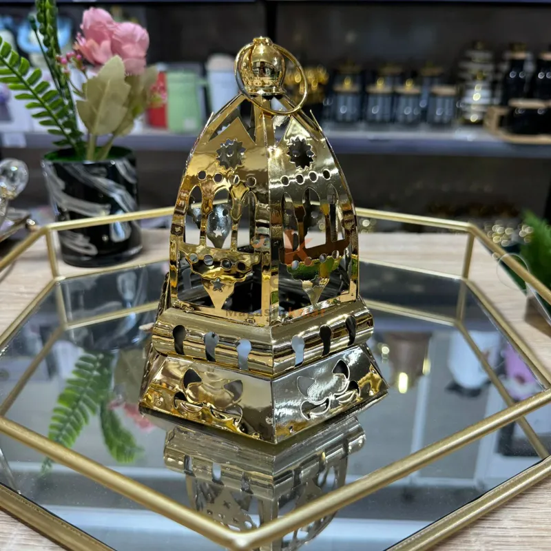 Fanous décoratif en métal doré