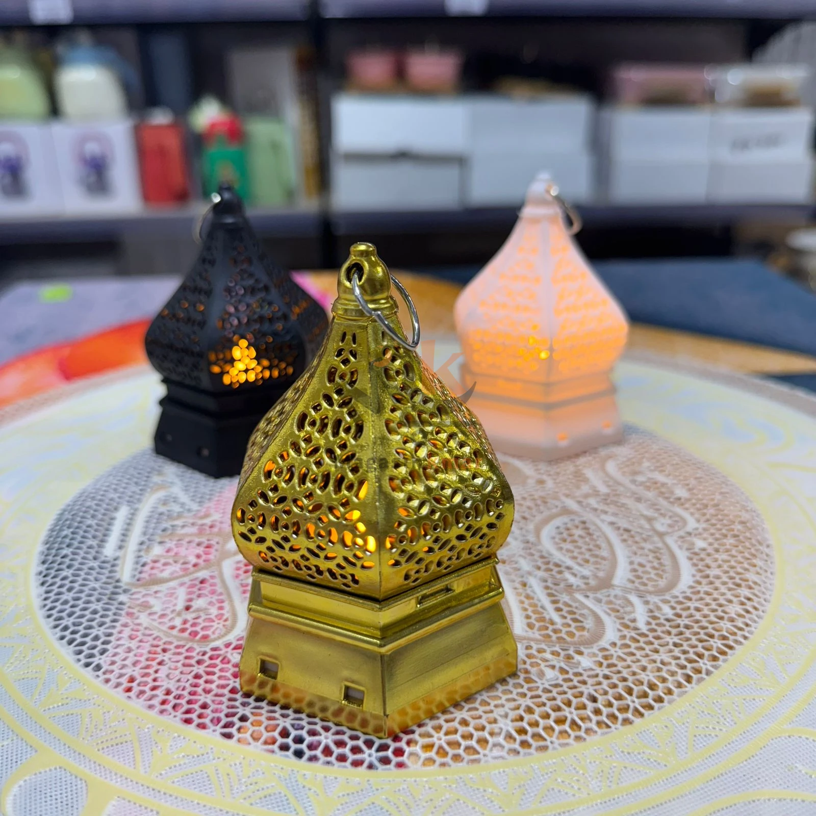 Fanous Ramadan doré en plastique – Décoration festive élégante