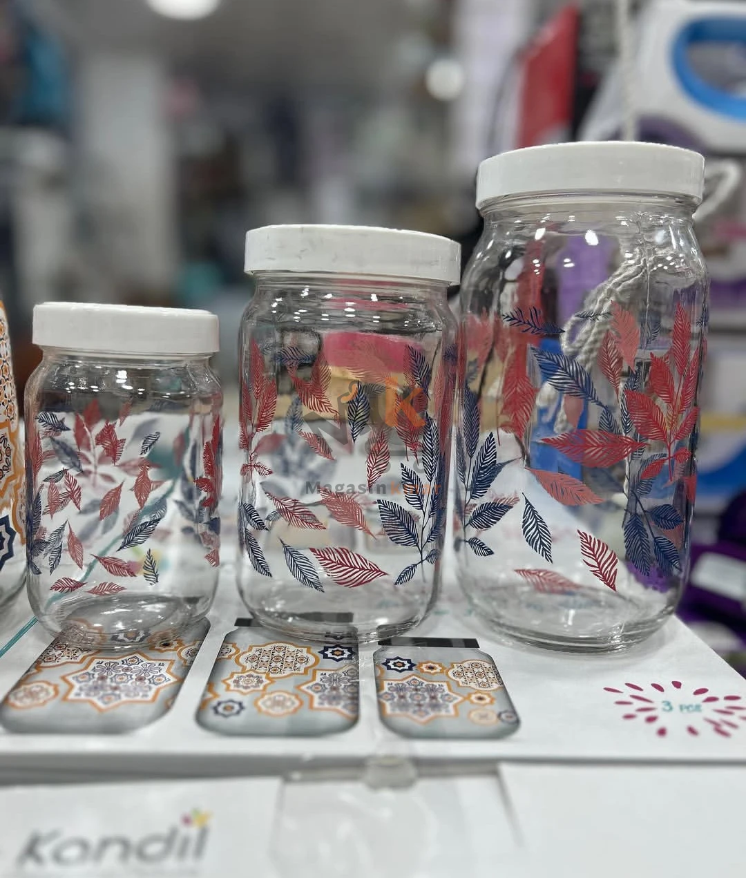 Lot de 3 boites différente dimension en verre avec couvercles