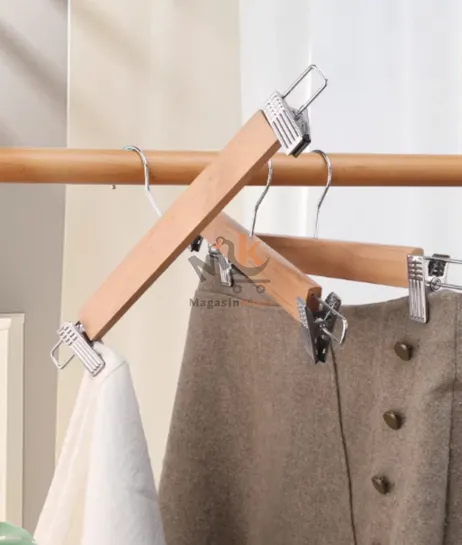 Lot de 3 cintres en bois – 33 cm