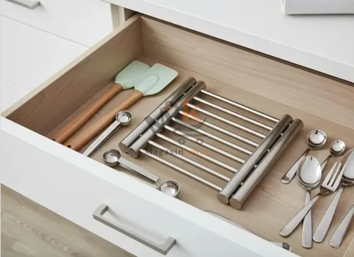 Manique rétractable en acier inoxydable