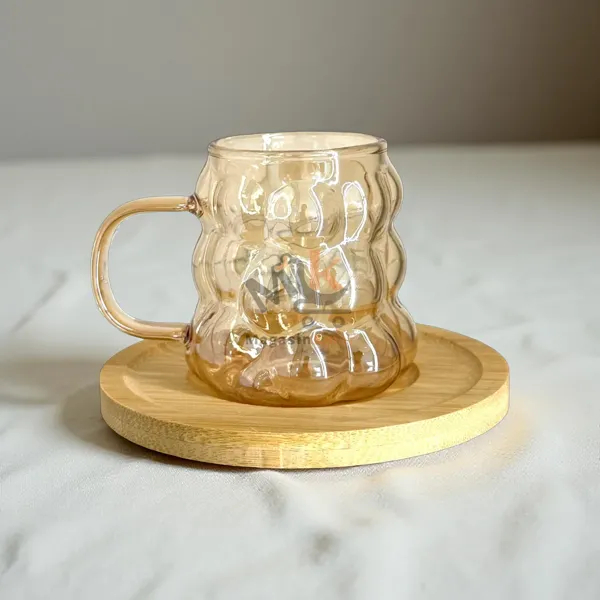 Shop doré en verre Babble - Élégant pour boissons et desserts